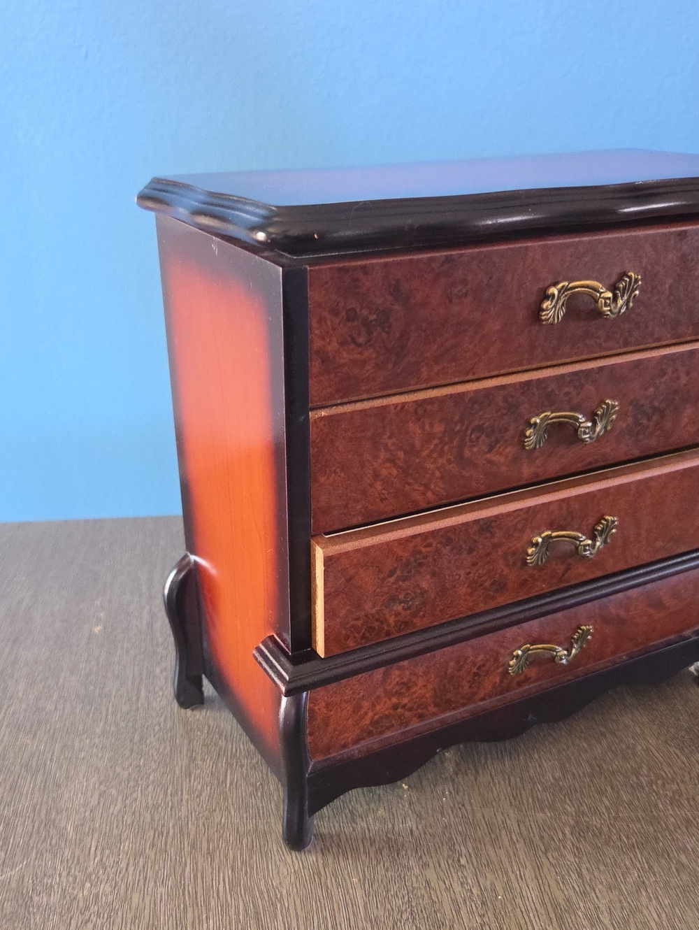 Vintage Jewelry Box - Picture 4 of 5